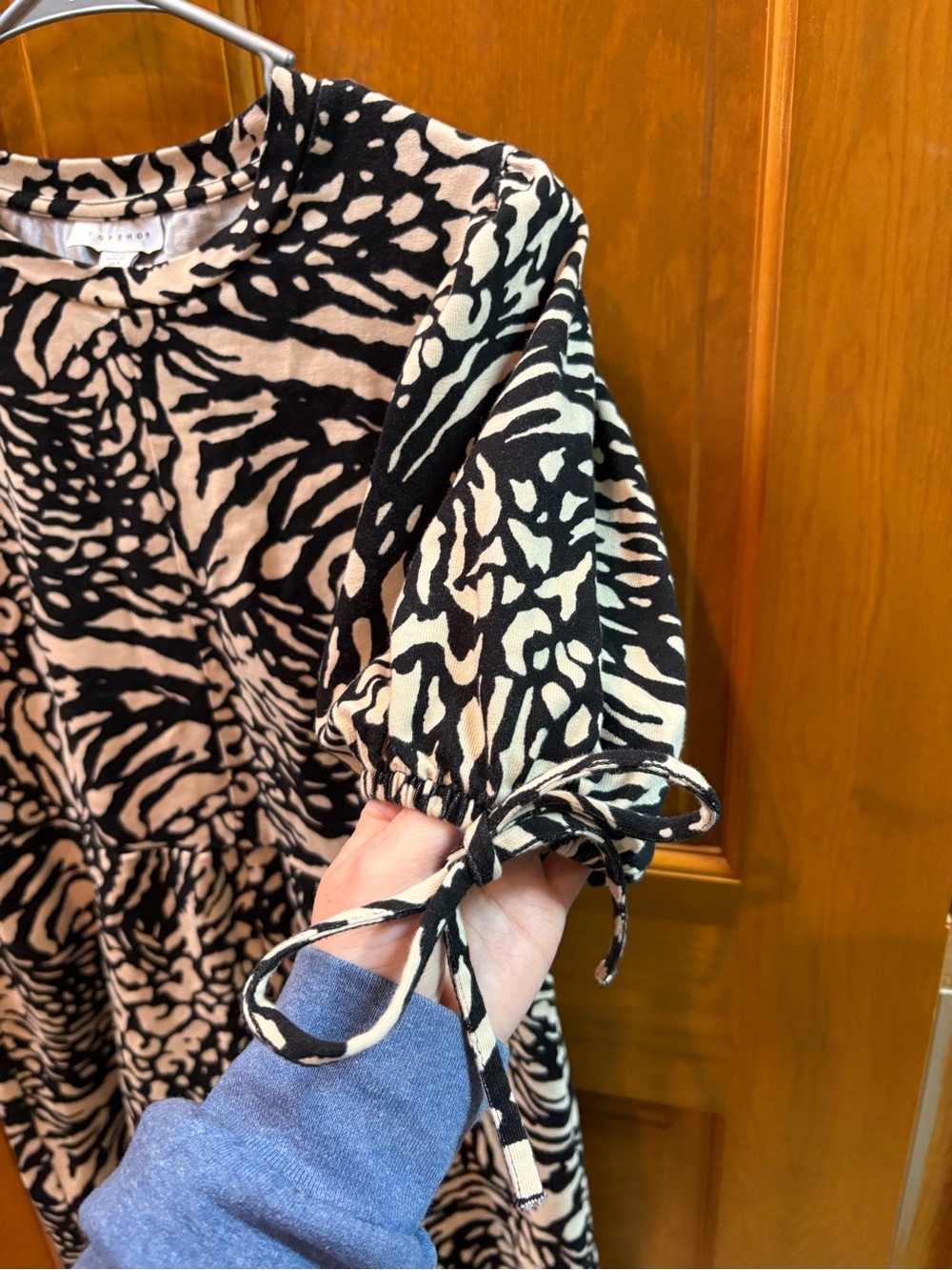 TopShop Women’s Short Puff Sleeve Mini Dress Animal Print Size 8 - Picture 4 of 7
